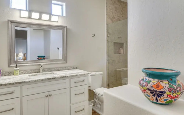 Oro Valley Condo - Nearby Golf & Hiking!