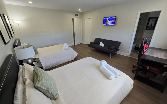 Luxurious & Spacious Townhouse in Prime Location