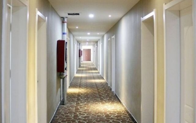 Luoyang Love Me Fashion Hotel