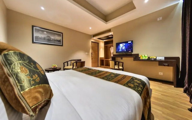 Golden Tulip Kashmir