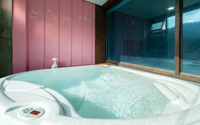 Gapyeong Poin Poolvilla Pension