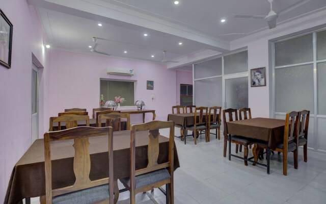 Treebo Trend Vallab Vilas By 7 Horses