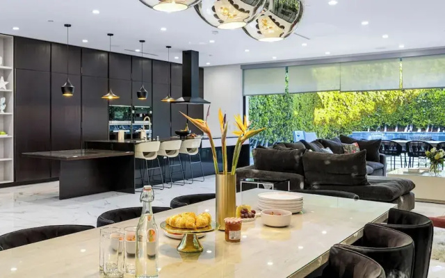 Private LA Retreat w/ Pool, Hot Tub & Fire Pit Near Melrose Ave The Martel House by Avantstay