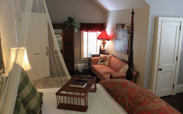 The Grand Magnolia Ballroom & Suites