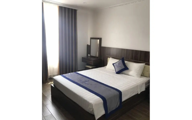 The Marine Hotel – Guest Rooms – Ha Long