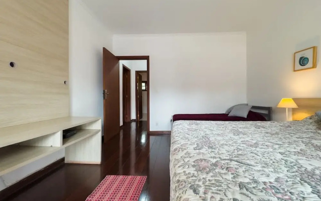 Casa espaçosa na Granja Viana