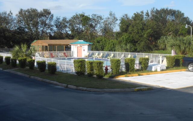 Executive Garden Titusville Hotel