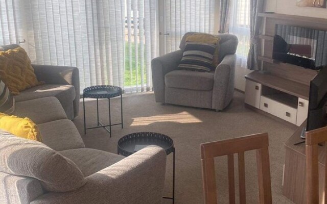 Pets Stay Free 8 Berth lux van Heacham Beach