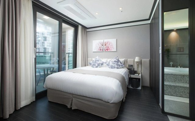 UTOP Boutique Hotel & Residence