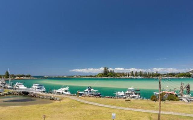 Shoreline 7 With 180 Degree Water Views