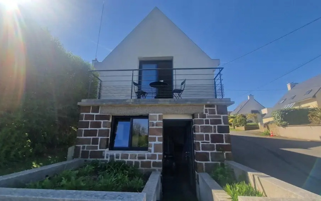 Cottage in Plougasnou Near Stunning Beaches