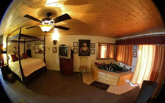Echo Canyon Spa Resort (Adults Only)