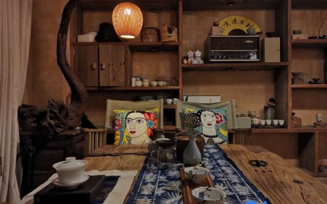 Serene Brit Boutique Hotel Fuxian Lake