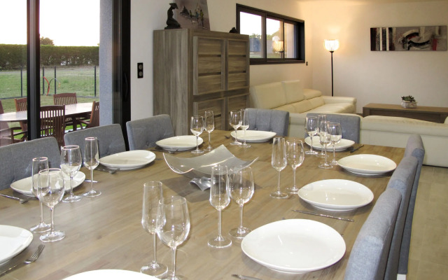 Pirou Beach (PIP402)