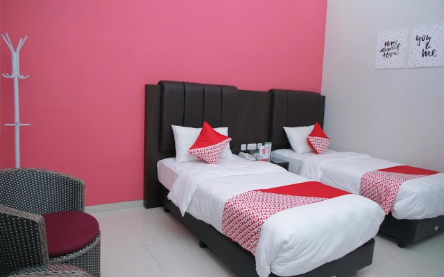 OYO 1100 Galaxy Guesthouse