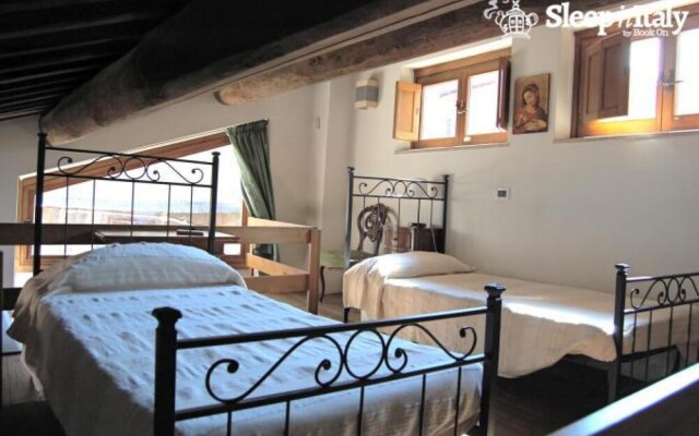 Sant Andrea in Rome With 2 Bedrooms and 1 Bathrooms