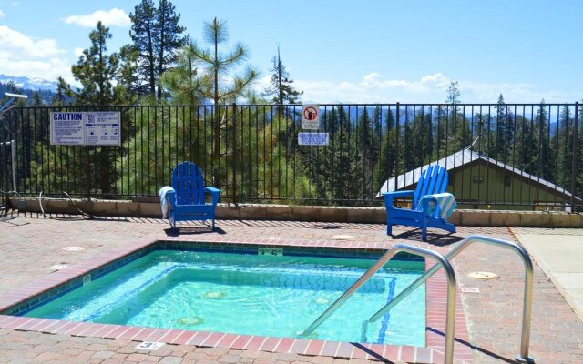 Montecito Sequoia Lodge