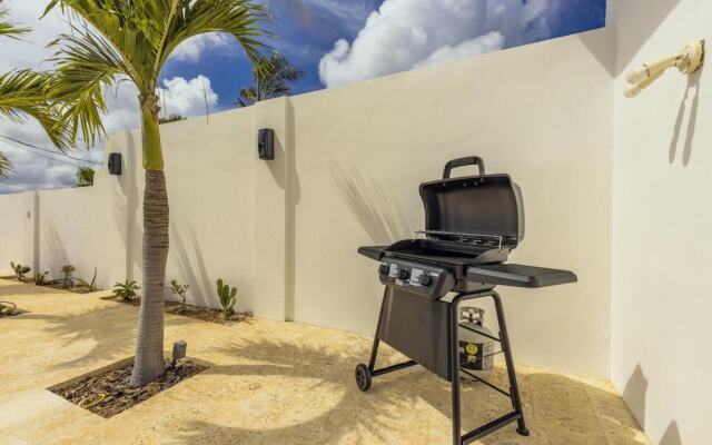 Breathtaking Views 2br3ba Private Pool Large Space