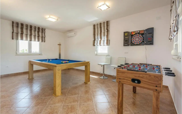 Six-Bedroom Holiday home in Perci
