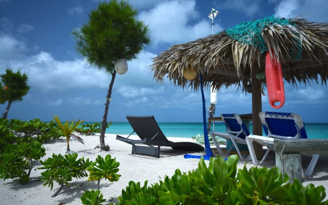 Rollezz Villas Beach Resort