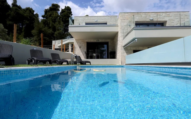 Euphoria Club 2 by Halkidiki Villas