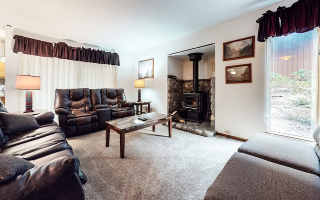Mammoth Estates Deluxe 2 Bedroom Condos