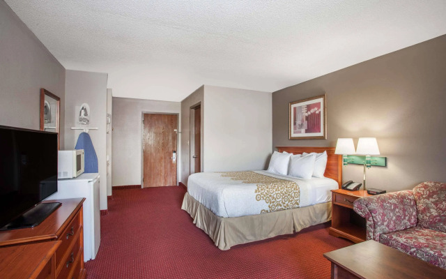 Red Roof Inn Martinsburg