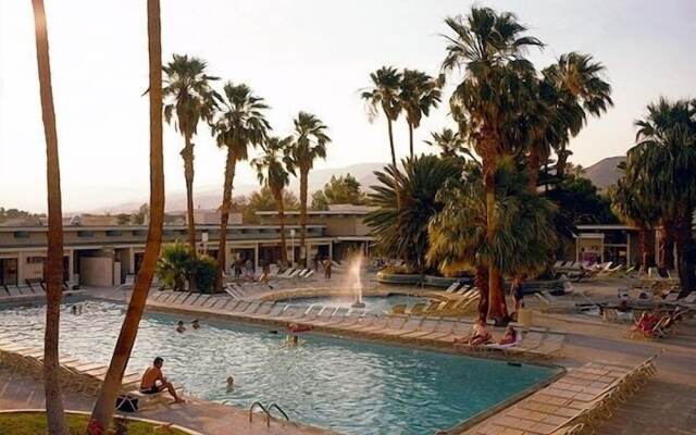 Desert Hot Springs Spa Hotel