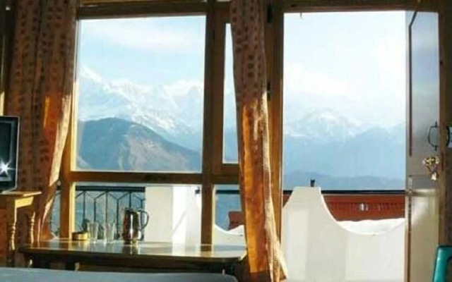 Pandey Lodge Munsiyari by Goroomgo