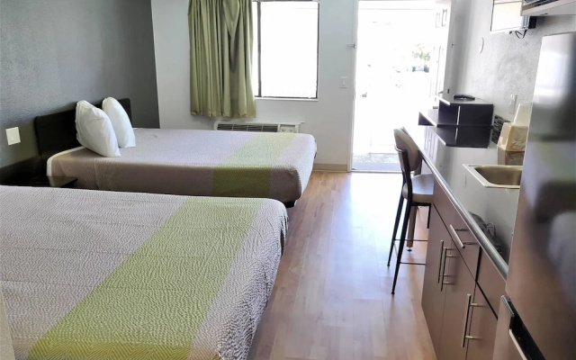Studio 6 Fresno, CA - Extended Stay