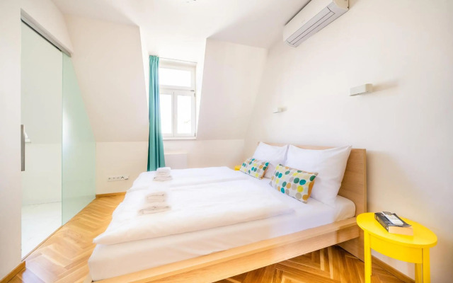 Luxurious Woodrow Wilson apt in Prague centre