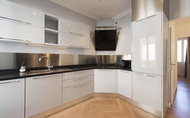 F3 Plein centre plage à 50 m (rue calme) parking possible