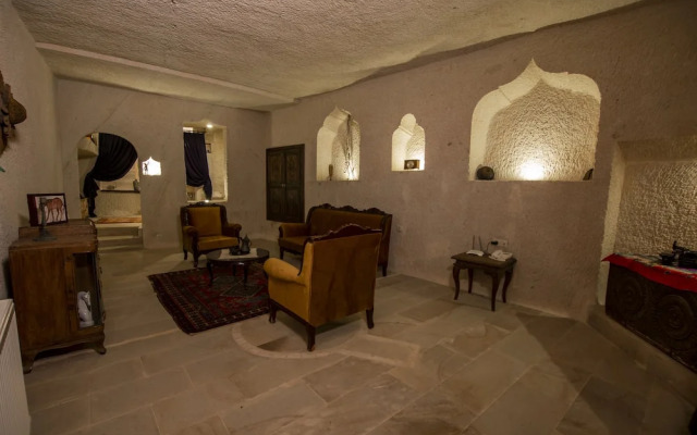 Saddle Cave Hotel