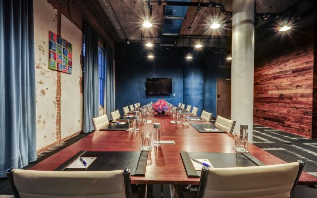 Canvas Hotel Dallas