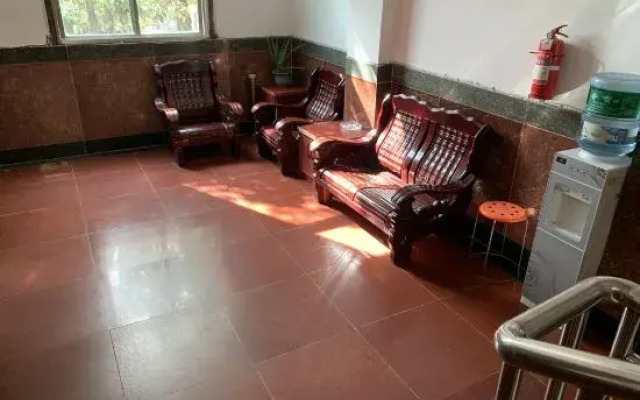 Lancang Hongsheng Hotel