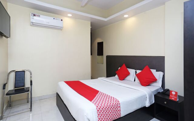 OYO 9193 Hotel Maple