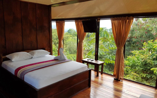 Heliconias Nature Lodge