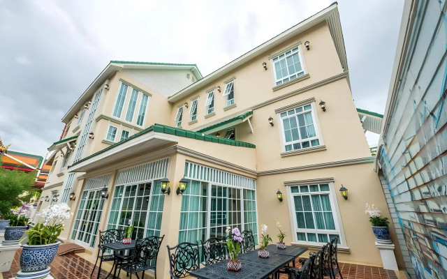 The Orchid House 153