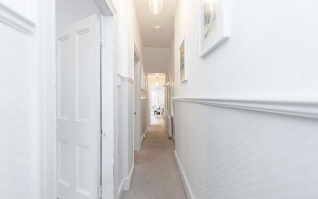 Clapham 2Bed with Patio by BaseToGo