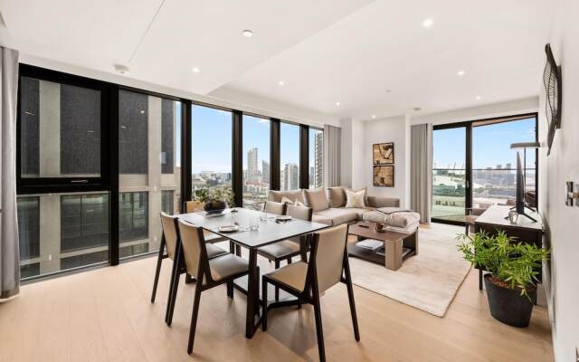 Luxury two Bedroom Apartment in East London s Docklands