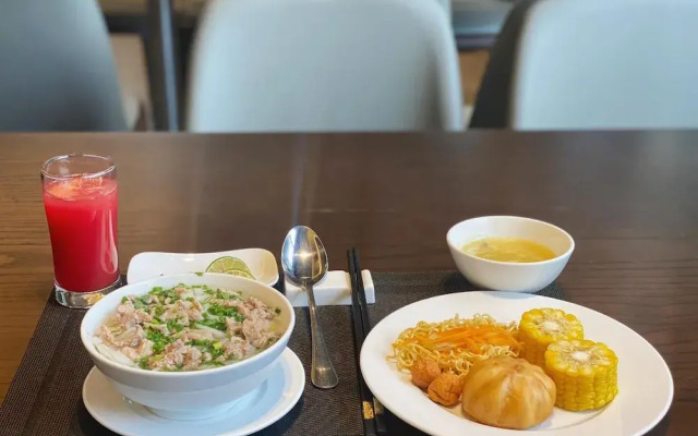 Golden Season Hotel