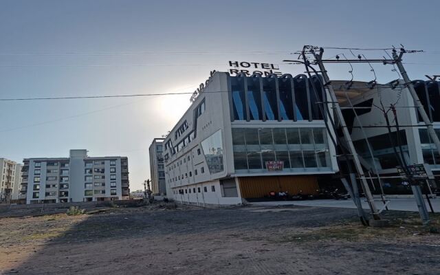 Hotel R R One