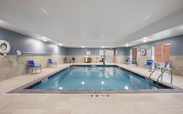 Holiday Inn Express & Suites Chicago - Hoffman Estates by IHG