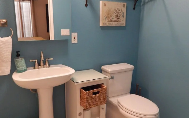 210 Casa Bella 2 Bedroom Condo by Redawning