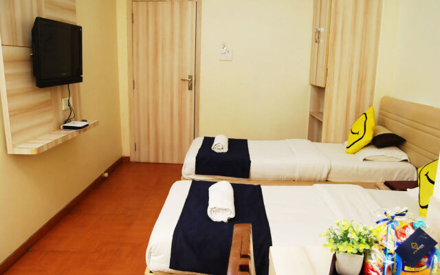 Vista Rooms At Thane Station