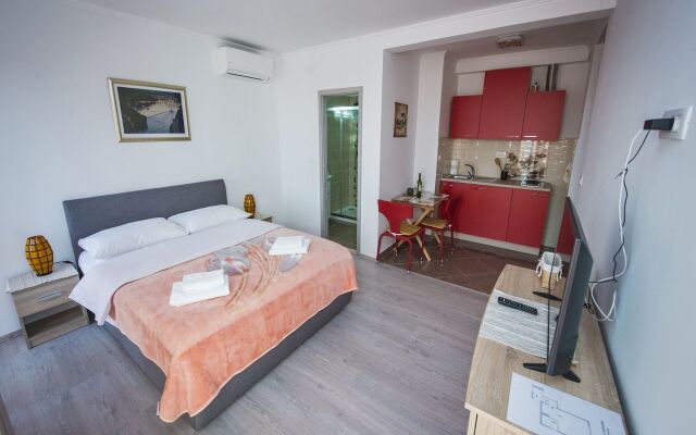 Studio apartment Mar - with view: SA3-Red Split, Riviera Split