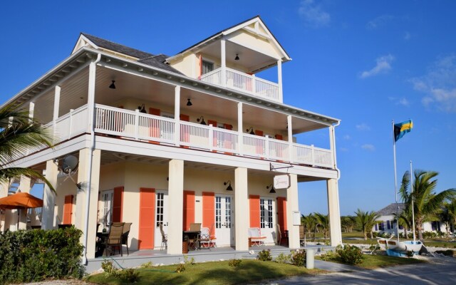 The Sandpiper Inn & Cottages