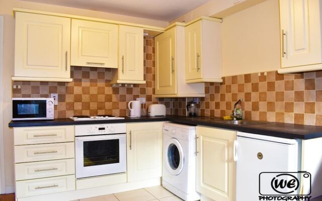 Lesley Grove Apartments