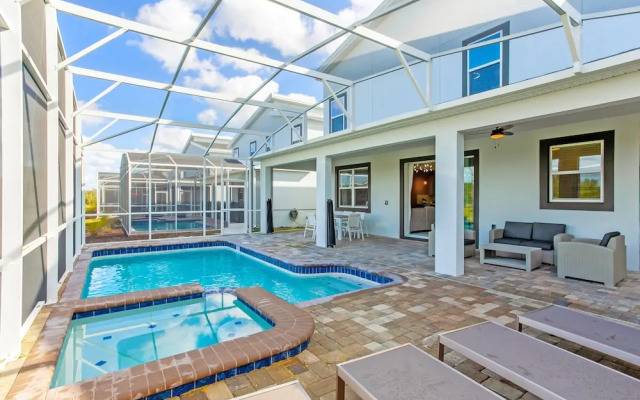 Stunning Villa w/ No Rear Neighbors! Near Disney