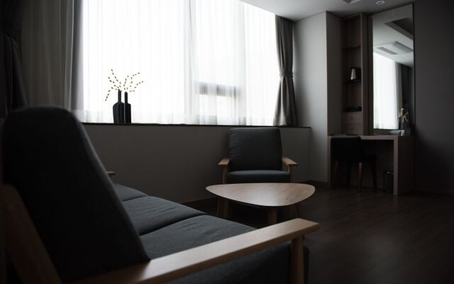 New Donghae Hotel